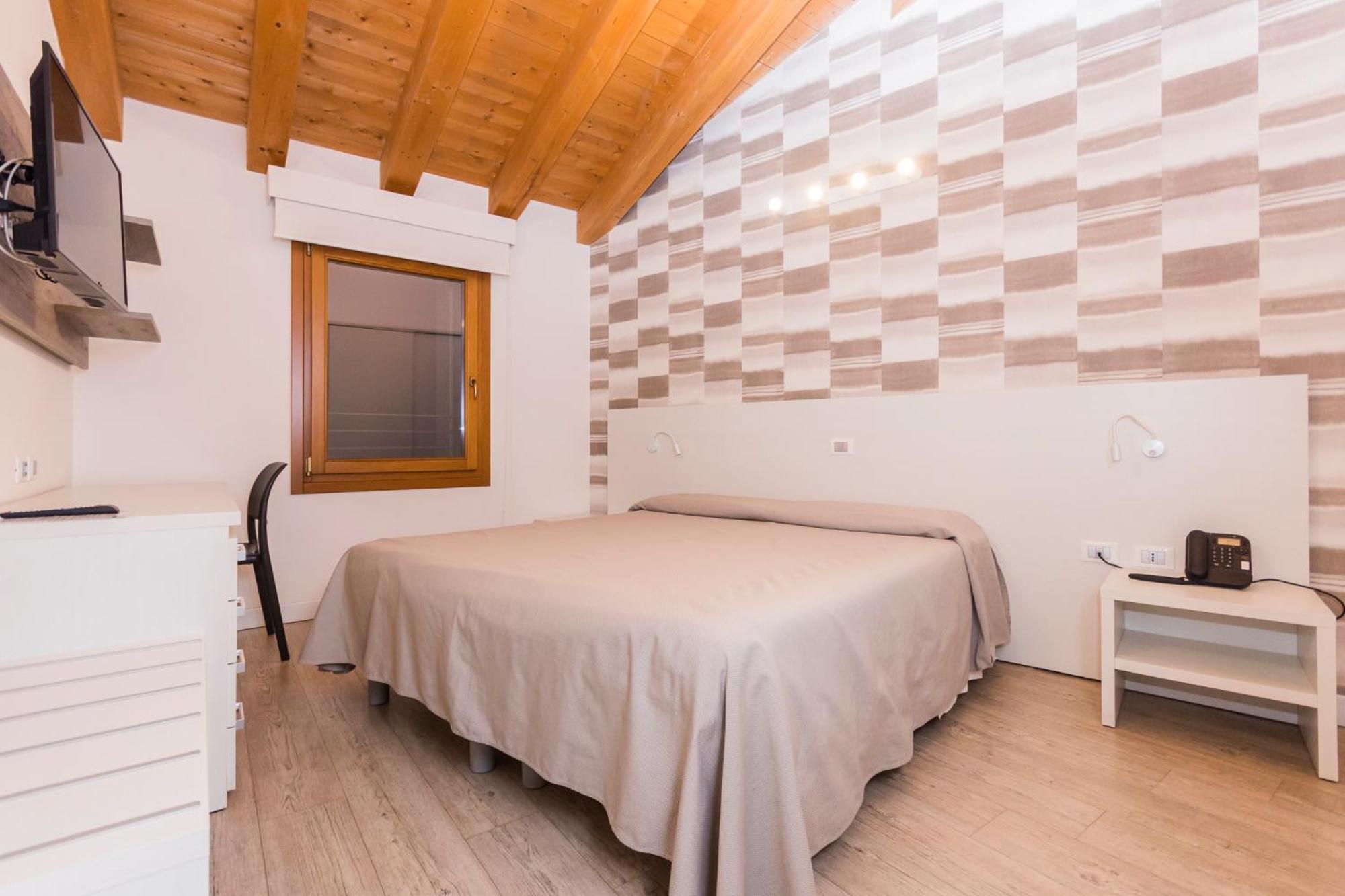 Hotel Ristorante Cigno - Camere And Aparthotel Latisana Εξωτερικό φωτογραφία