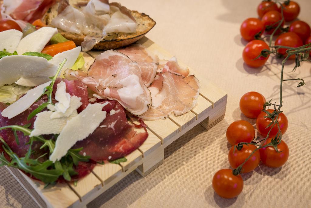 Hotel Ristorante Cigno - Camere And Aparthotel Latisana Εξωτερικό φωτογραφία