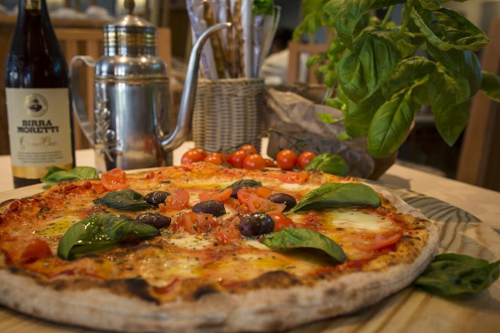Hotel Ristorante Cigno - Camere And Aparthotel Latisana Εξωτερικό φωτογραφία