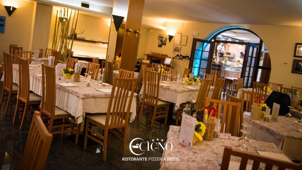 Hotel Ristorante Cigno - Camere And Aparthotel Latisana Εξωτερικό φωτογραφία