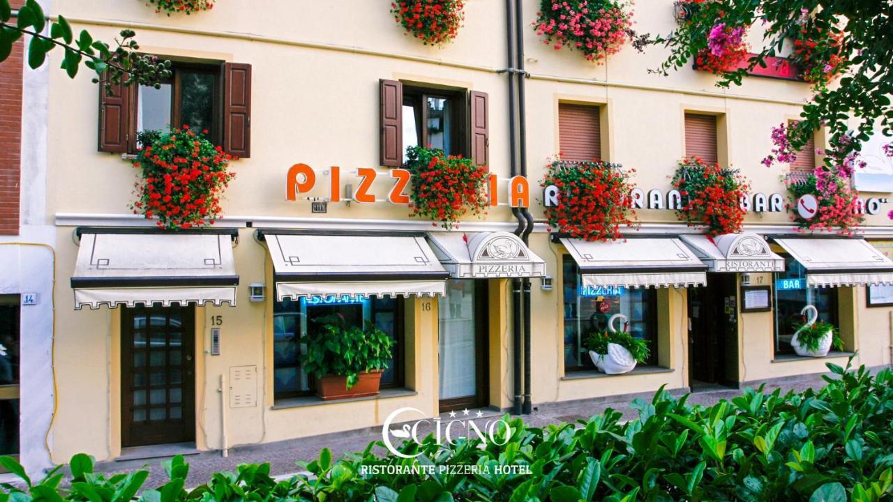 Hotel Ristorante Cigno - Camere And Aparthotel Latisana Εξωτερικό φωτογραφία